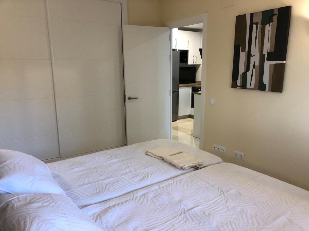Moderno Apartamento En Primera Linea Paseo Maritimo Fuengirola Kültér fotó