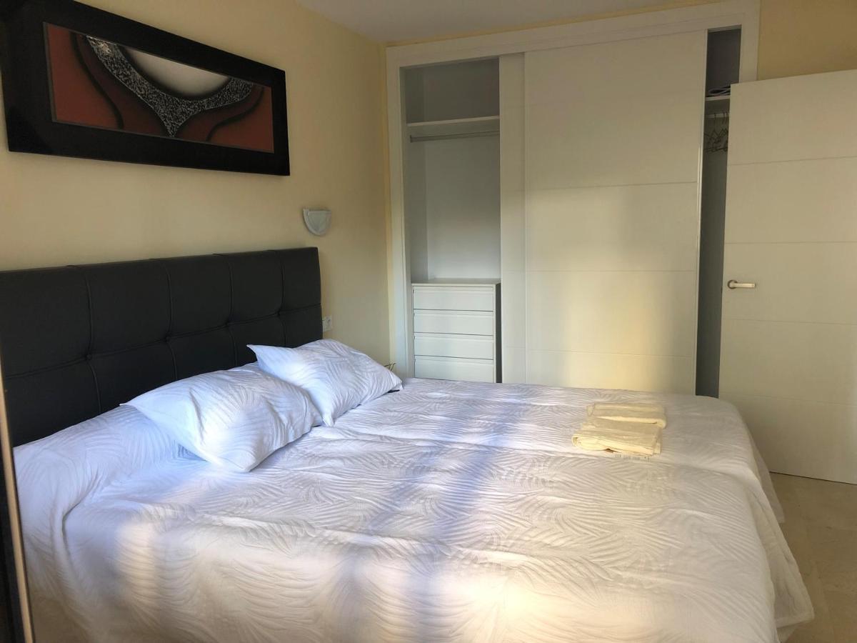 Moderno Apartamento En Primera Linea Paseo Maritimo Fuengirola Kültér fotó